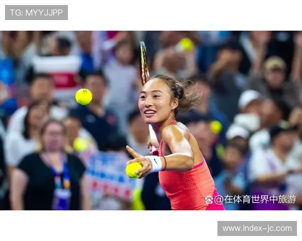 中网观众席现宠物猫助威，郑钦文比赛引热议