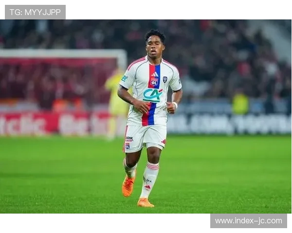 恩德里克长途奔袭单刀破门，里昂客场扩大优势